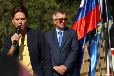 Začasni most v Stranjah povezal levi in desni breg Kamniške Bistrice (24)